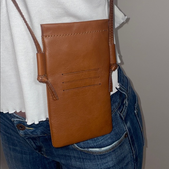 Madewell The Leather Smartphone Crossbody Bag - Picture 1 of 5